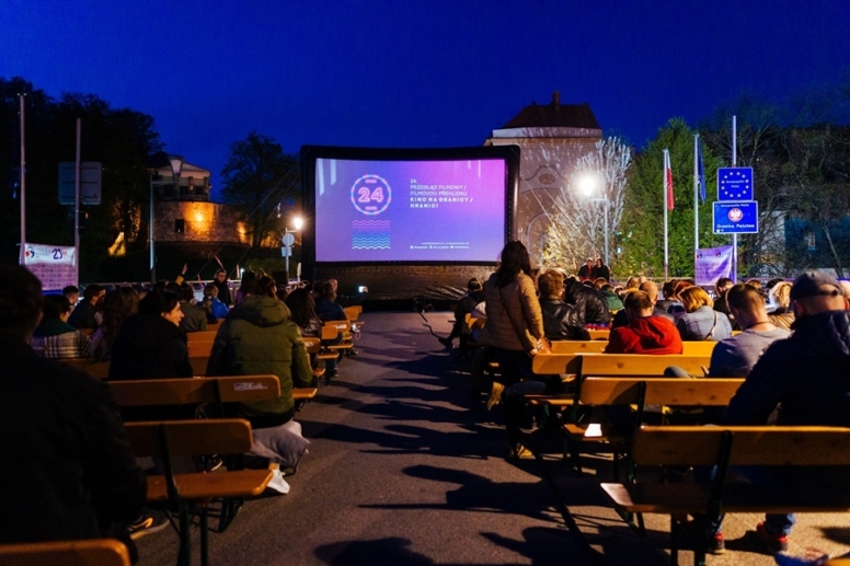 kino na granicy